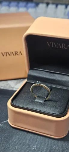Anel Vivara com diamantes 