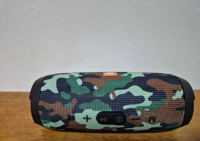 Caixa de som JBL camuflada Bluetooth portátil, som potente