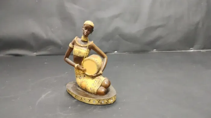 Escultura mulher africana