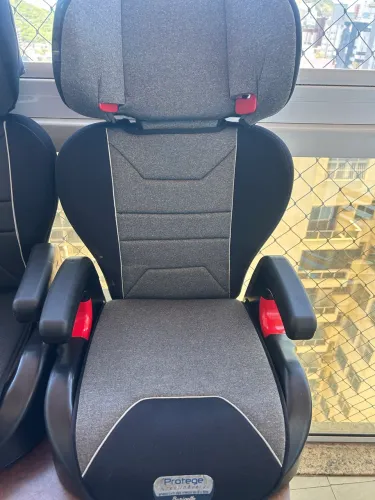 Cadeirinha Burigotto para automóveis.