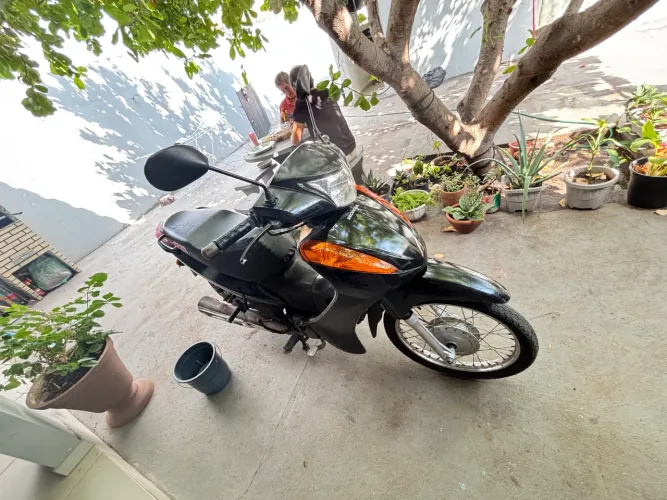 Biz ES 100cc partida elétrica. 