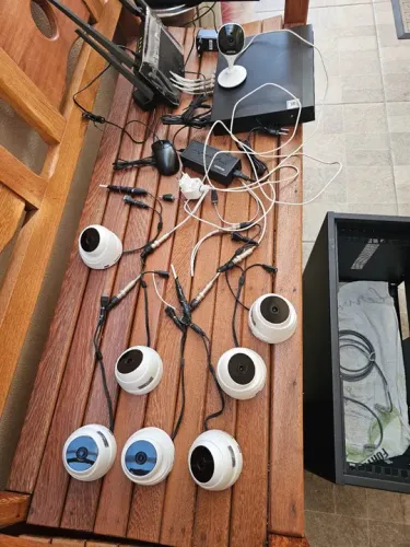 Jogo com 8 câmeras + DVR e Antena