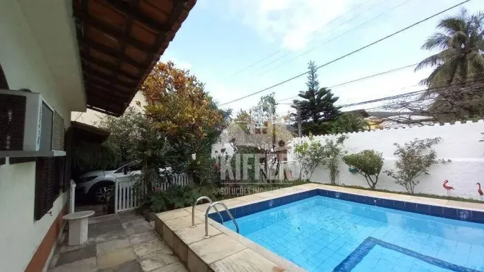 Casa com 4 dormitórios à venda, 150 m² por R$ 920.000,00 - Itaipu - Niterói/RJ