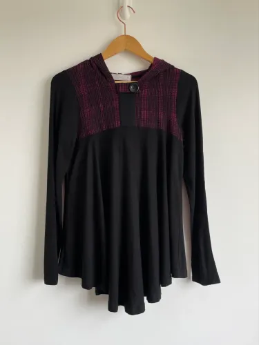 Blusa preta feminina M com capuz KWI