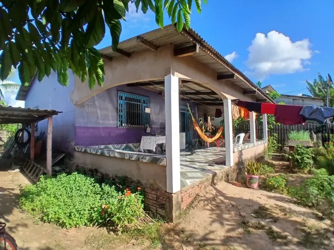 Vende-se uma casa em alvenaria, bairro Segundo Distrito, Sena Madureira. MadureiraSr