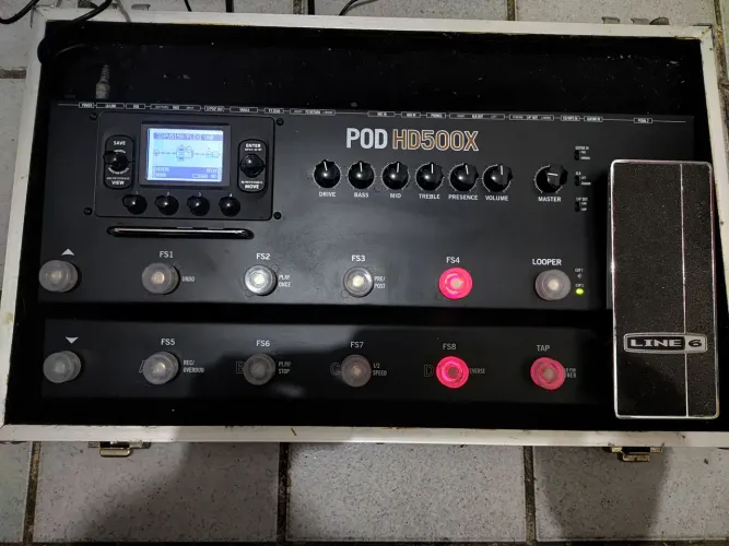 Pedaleira Line 6 POD HD500X com Hard case 