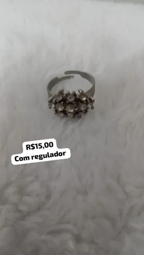 Anel com pedras e regulador