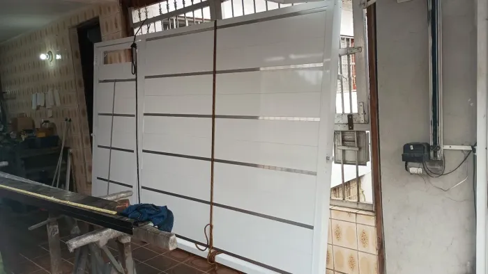 Portão Garagem Basculante de Alumínio Branco