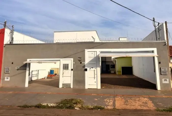 Sobrado ALUGA ou VENDE