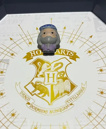 Miniaturas de Harry Potter cacau show e kinder ovo