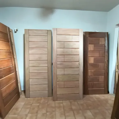 PORTA MACIÇA EXTERNA DE MADEIRA CEDRO A PRONTA ENTREGA - LEIA A DESCRIÇÃO POR FAVOR
