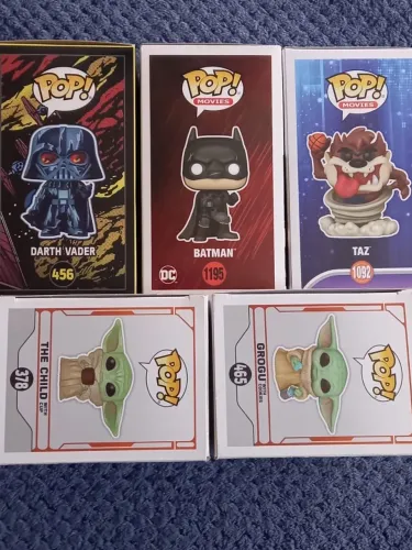 5 funkos sendo 3 Ed. Esp. Retirada em Taubaté. Star wars taz batman. Darth, Grogu, Taz