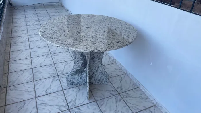 Mesa granito branco 100 cm - excelente estado