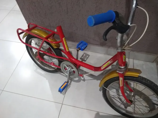 Bicicleta antiga monareta.