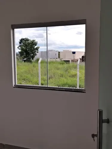 Janela de vidro e alumínio
