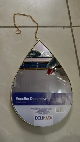 Espelho com formato de gota espelho decorativo