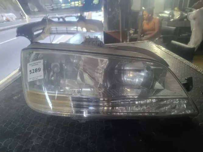 Farol Direito Fiat Idea 2006 a 2010 - 320 CARTÃO 290 DINHEIRO