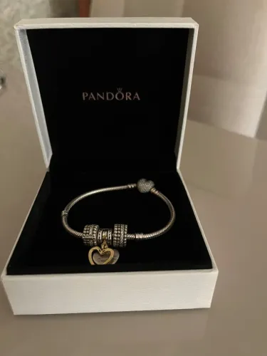 Bracelete Pandora com separadores e charm em Prata de Lei