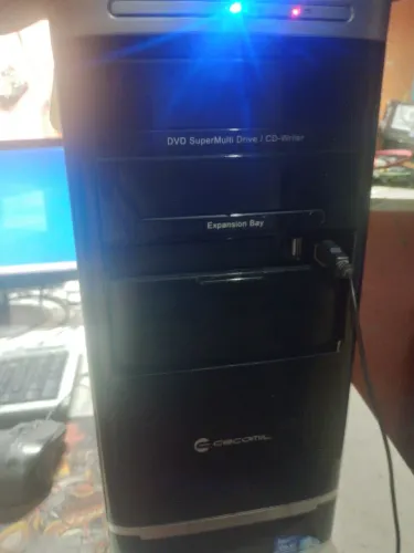 CPU 4 GB de memória HD de 250 processador i3 da terceira