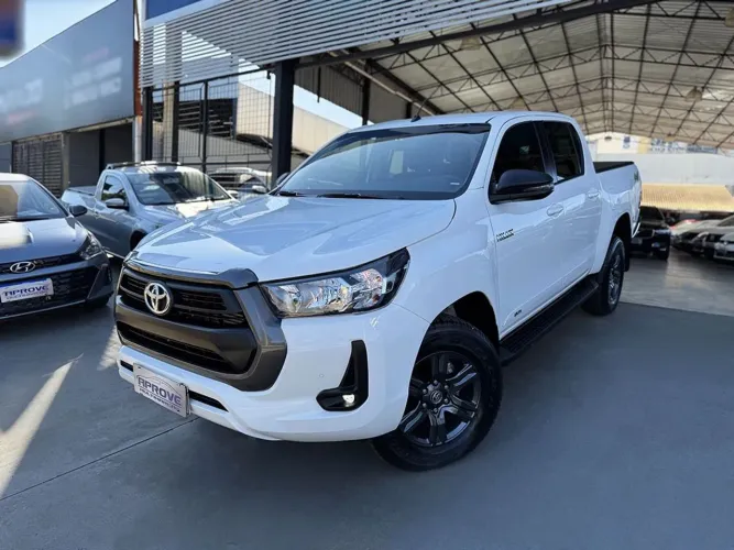 Toyota Hilux CD SR 4X4 2.8 TDI Diesel Aut. 2024
