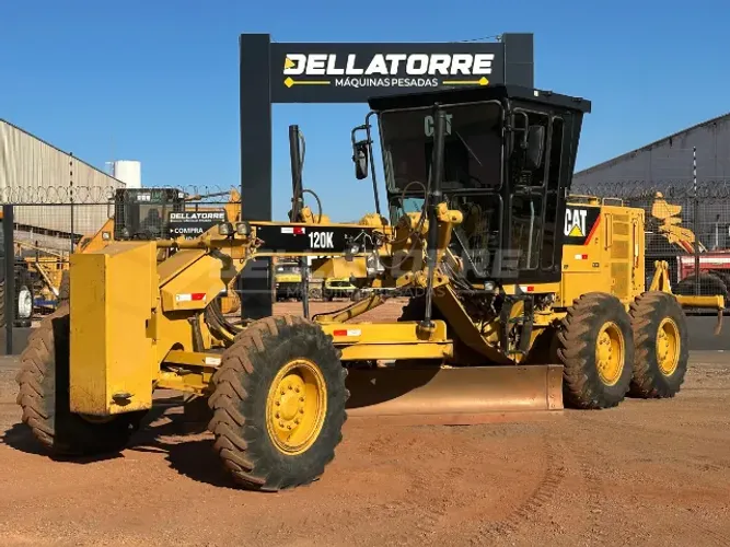 Motoniveladora Caterpillar 120K 2018 - 5.000h