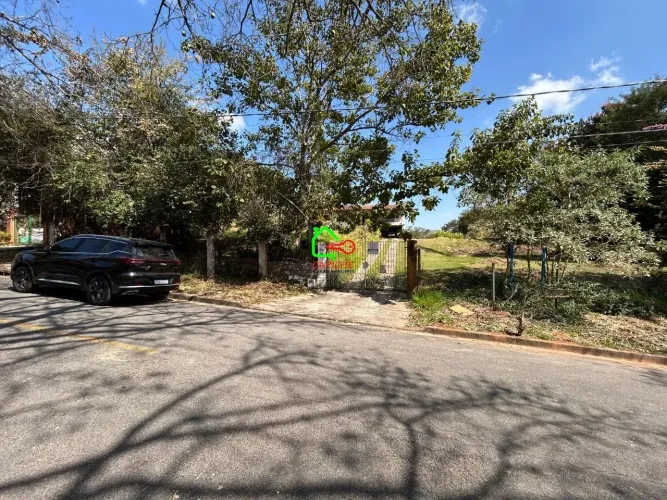 Casa de alto padrão em condomínio à venda em Vinhedo-SP, bairro Caixa D'água. 5 quartos, 2