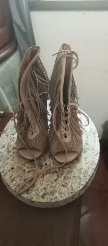 Promoção Sapato de salto alto com franjas