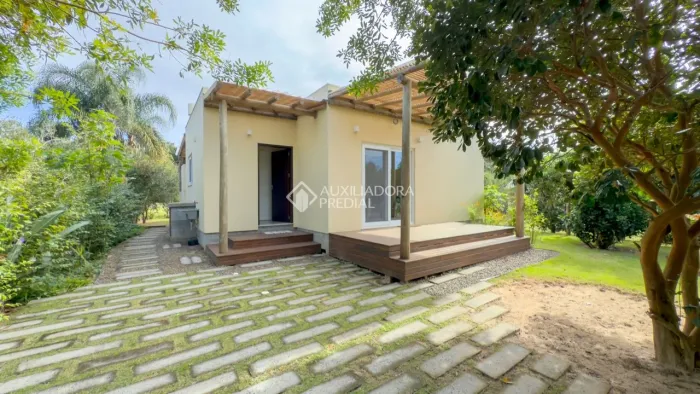 Casa à venda na Ferrugem bem perto da praia