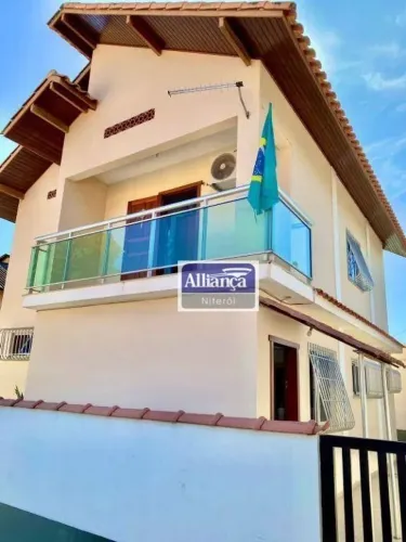 Casa duplex com 2 dormitórios + edícula e quintal à venda por R$ 530.000 - Maria Paula - S