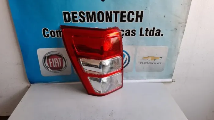 Lanterna vitara 2010-2015 com detalhe na lente 