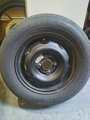 Rodas com pneus aro 13