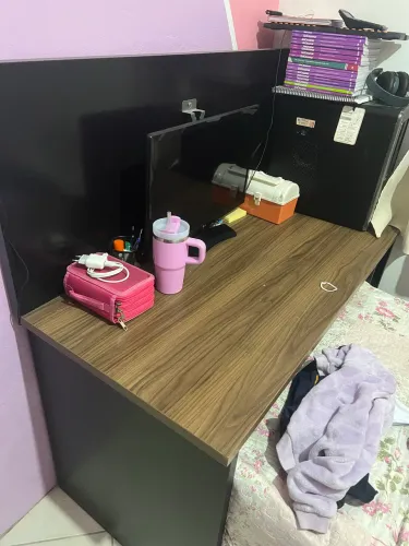 Mesa computador com painel