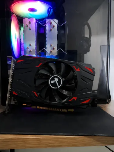 GTX 550 2GB (Liga mas não da vídeo)