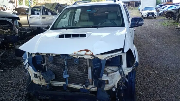 Toyota Hilux SW4 2014 3.0 - Sucata para retirada de peças