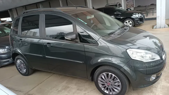 Fiat Idea Essence 1.6 Flex 16V 5P 2012