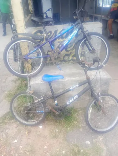 Vende-se 250,00 as duas no estado, ZAP *8.