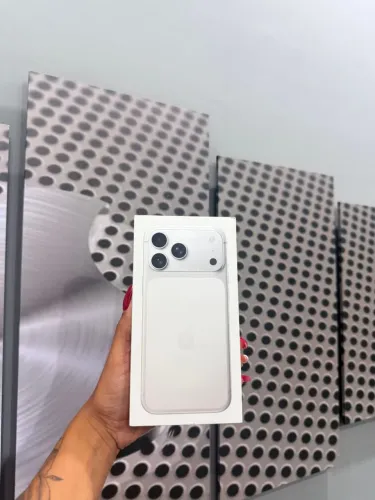 iPhone 17 PRO MAX -  silver ( branco ) um ano de garantia Apple 