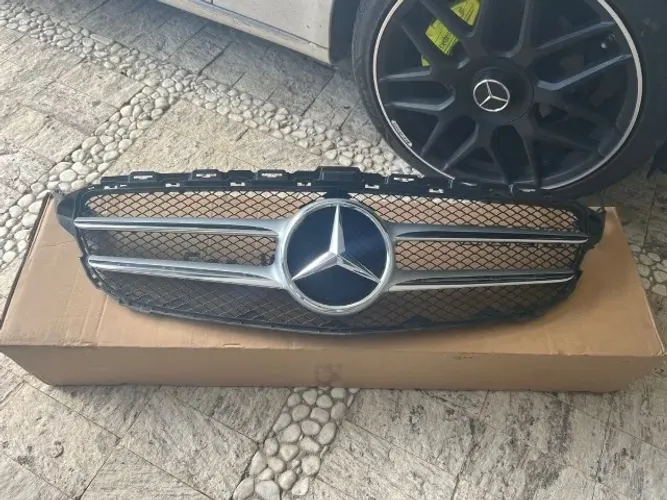 grade c/ emblema original mercedes c180 w205