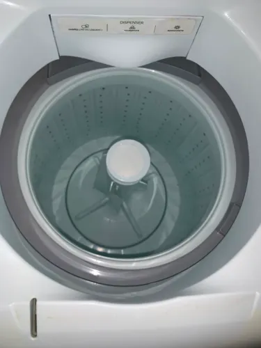 Máquina centrífuga, lava e seca