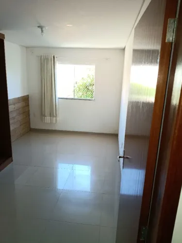 CAMPECHE ÓTIMA LOCALIZAÇÃO ANUAL 2 QUARTOS E GARAGEM.