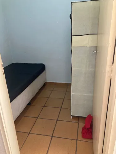 Vaga feminina no centro 