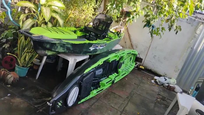 Caiaque de pesca milha Náutica com pedal.