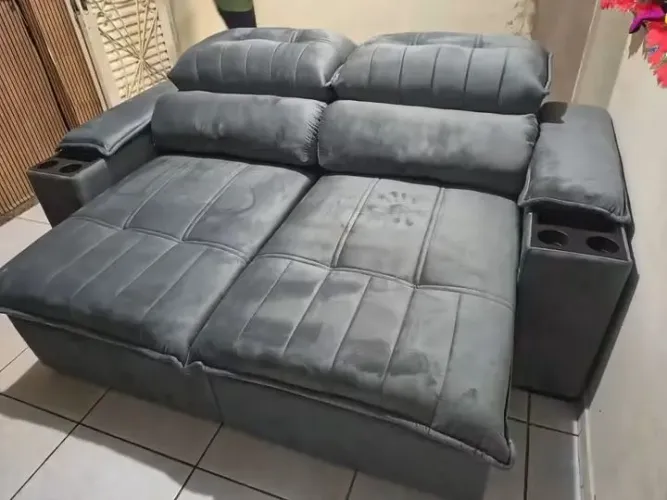 Sofá retrátil e reclinável novo