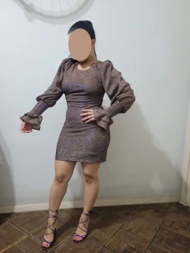 Vestido festa TVZ curto, manga longa lurex dourado