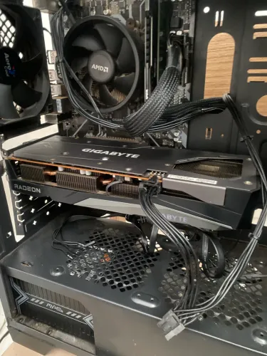 Rx 7600 8gb nova