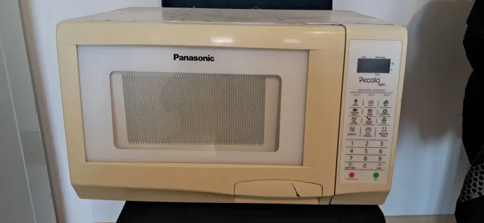 Microondas Panasonic Piccolo 25L 127v