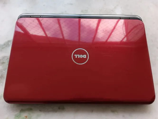 Notebook Dell Inspiron i5 4gb **Defeito** Retirada de peças ou conserto