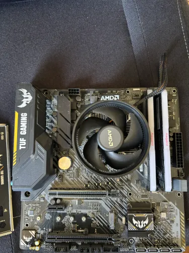 KIT Processador Ryzer 5600G + Placa mãe TUF Gaming + 16GB memória 