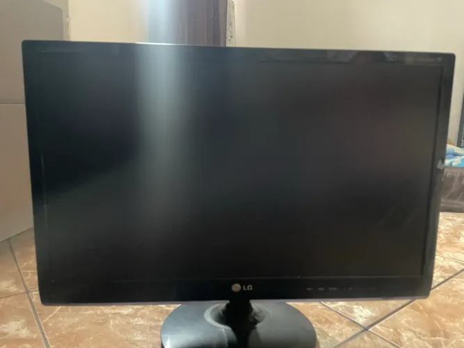 Vendo monitor !! Serve pra tv ou para pc!