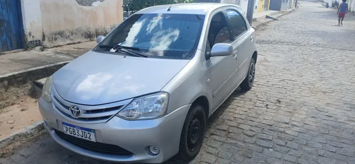 Toyota Etios XS 1.3 Flex 16V 5P Mec. 2013